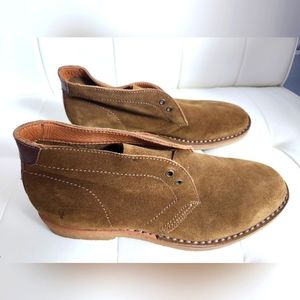 Frye Mens 11 Crepe Sole Chukka Boots NWOT